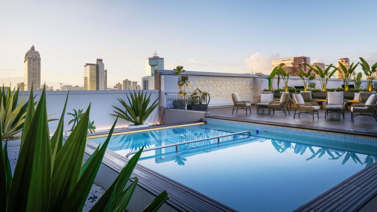 ฮาวาร์ด พลาซ่า โฮเต็ล Hotel เกาสง ภายนอก รูปภาพ Rooftop pool at the Four Seasons Hotel, Miami