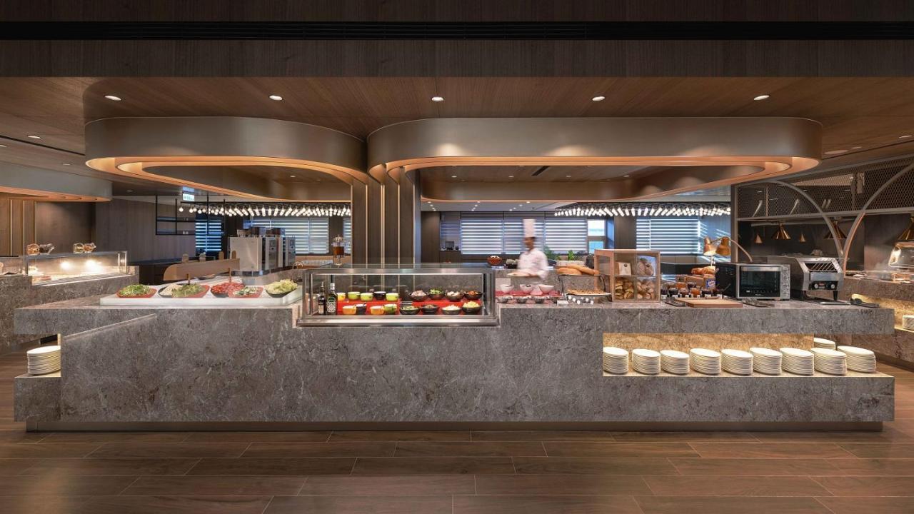ฮาวาร์ด พลาซ่า โฮเต็ล Hotel เกาสง ภายนอก รูปภาพ The buffet at the lounge