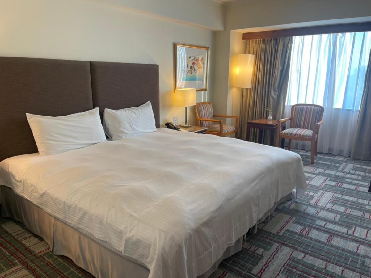 ฮาวาร์ด พลาซ่า โฮเต็ล Hotel เกาสง ภายนอก รูปภาพ A room at the hotel