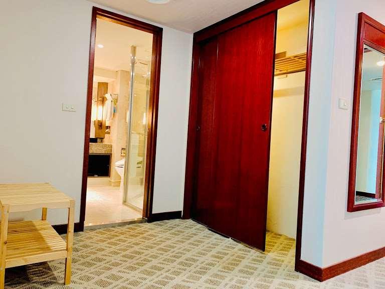 ฮาวาร์ด พลาซ่า โฮเต็ล Hotel เกาสง ภายนอก รูปภาพ A room at the hotel