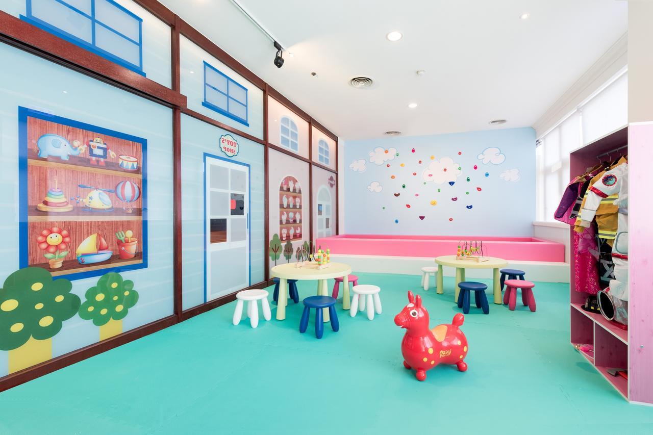ฮาวาร์ด พลาซ่า โฮเต็ล Hotel เกาสง ภายนอก รูปภาพ A nursery in Thailand