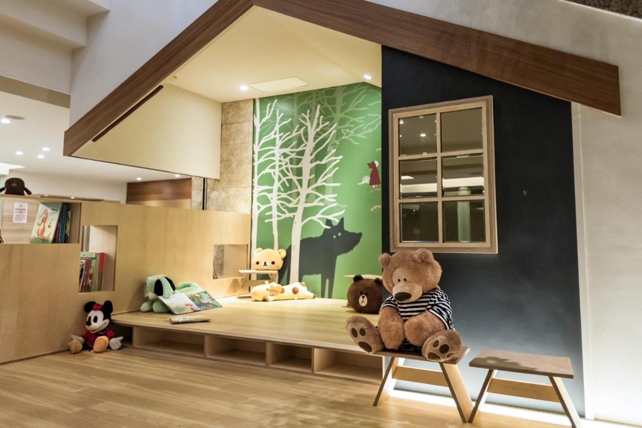 ฮาวาร์ด พลาซ่า โฮเต็ล Hotel เกาสง ภายนอก รูปภาพ Interior of the children's library