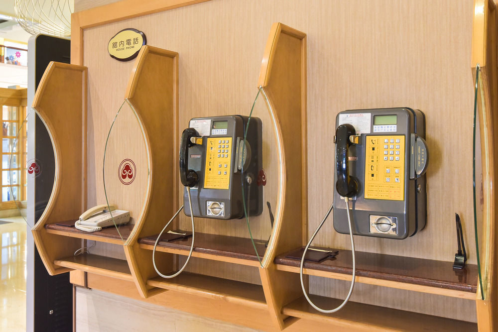 ฮาวาร์ด พลาซ่า โฮเต็ล Hotel เกาสง ภายนอก รูปภาพ Public telephones in Japan