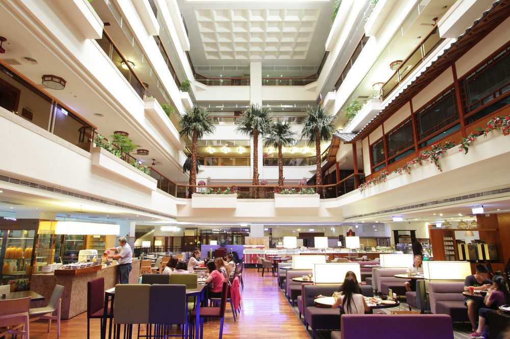 ฮาวาร์ด พลาซ่า โฮเต็ล Hotel เกาสง ภายนอก รูปภาพ The lobby of the hotel